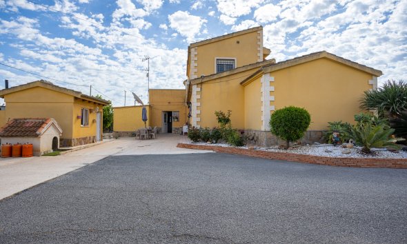 Resale - Villa -
Elche - La Hoya