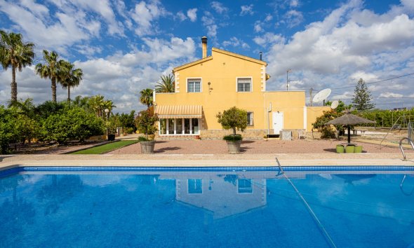 Resale - Villa -
Elche - La Hoya