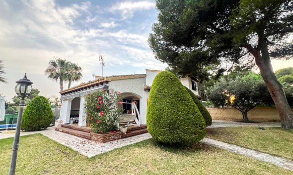 Gensalg - Villa -
Orihuela Costa - Punta Prima