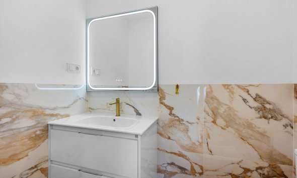 Reventa - apartment -
Torrevieja - Punta Prima