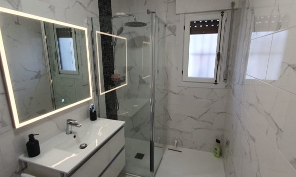 Resale - Villa -
Rojales - Ciudad Quesada