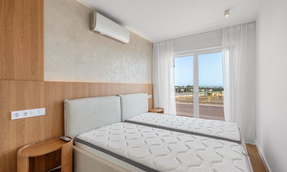 Resale - apartment -
Torrevieja - Punta Prima