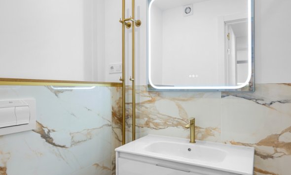 Resale - apartment -
Torrevieja - Punta Prima
