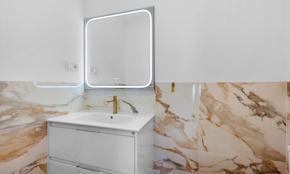 Resale - apartment -
Torrevieja - Punta Prima