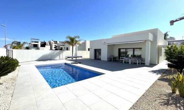 Nybyggeri - detached -
Rafal