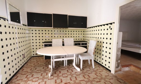 Resale - Townhouse -
Benijofar