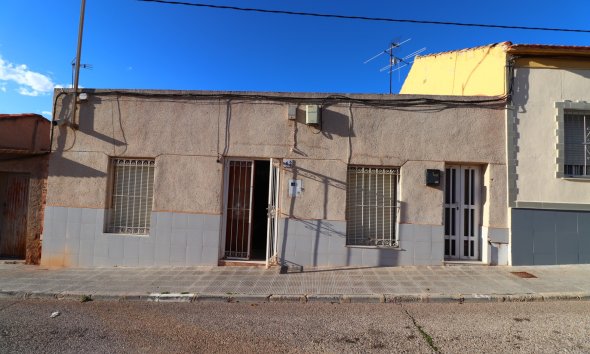 Resale - Townhouse -
Benijofar