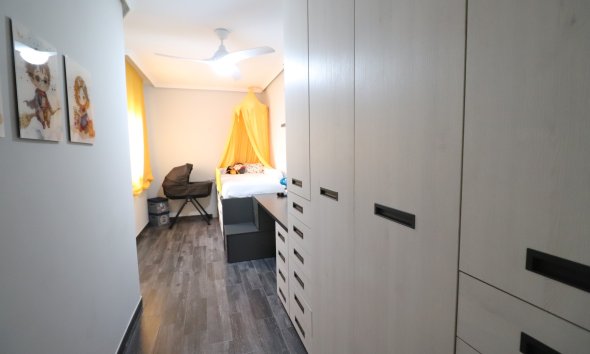 Reventa - Adosado -
Redovan - Redovan - Town