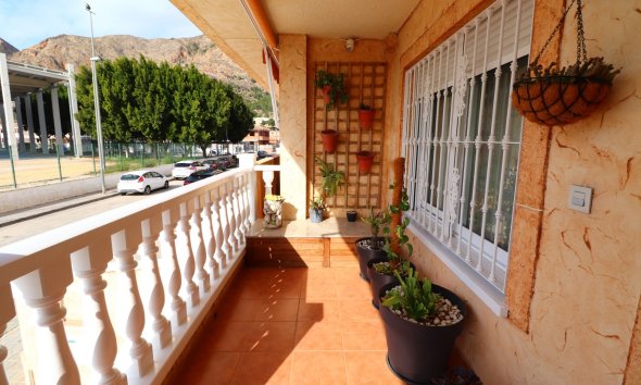 Reventa - Adosado -
Redovan - Redovan - Town