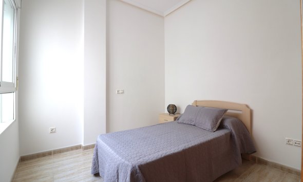 Resale - apartment -
Almoradí - Almoradi - Town