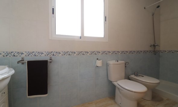 Resale - apartment -
Almoradí - Almoradi - Town