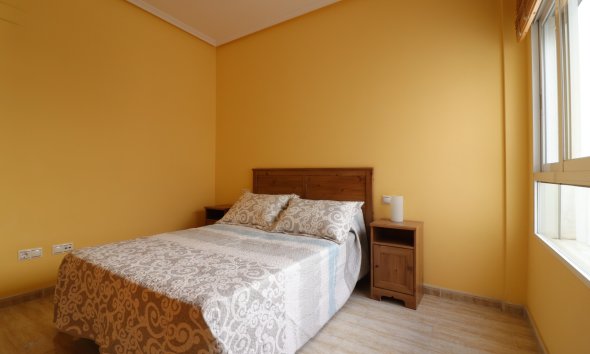 Resale - apartment -
Almoradí - Almoradi - Town