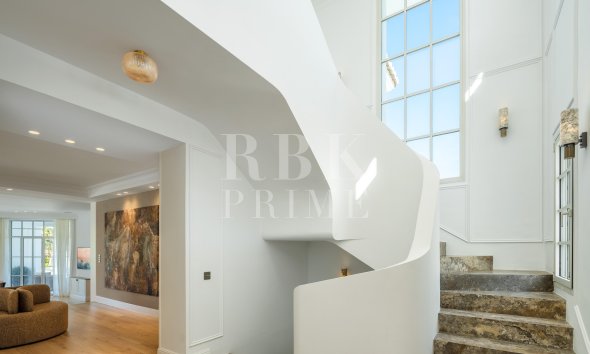 Resale - Villa -
Malaga - Málaga