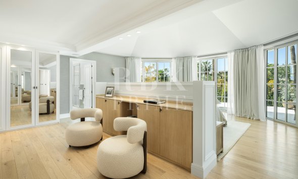 Resale - Villa -
Malaga - Málaga