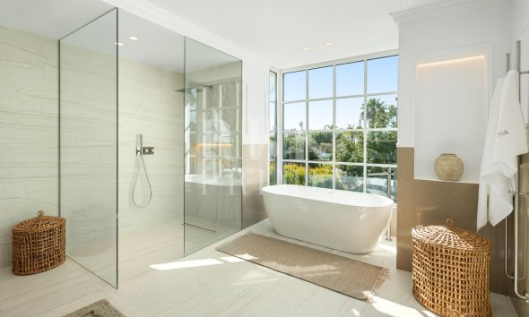 Resale - Villa -
Malaga - Málaga