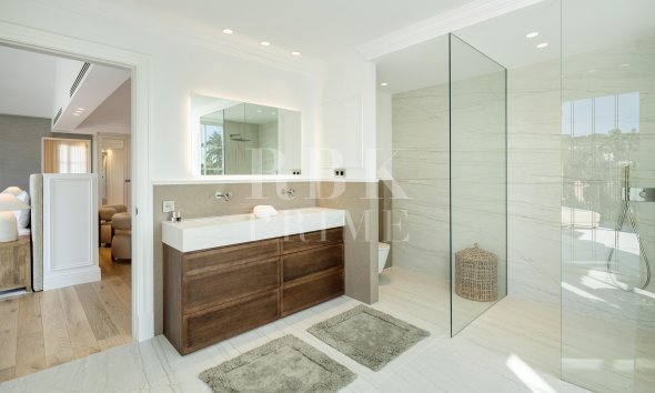 Resale - Villa -
Malaga - Málaga