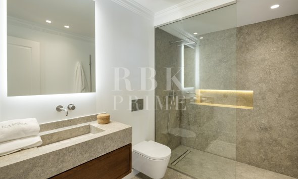 Resale - Villa -
Malaga - Málaga