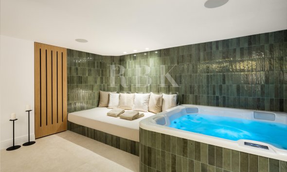 Resale - Villa -
Malaga - Málaga