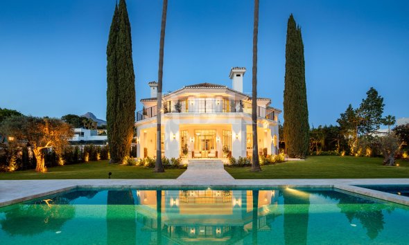 Resale - Villa -
Malaga - Málaga
