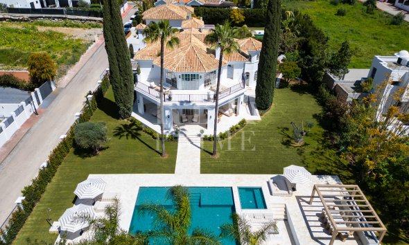 Resale - Villa -
Malaga - Málaga