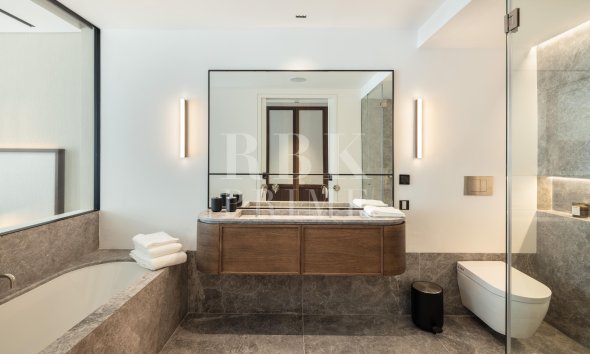Resale - apartment -
Marbella