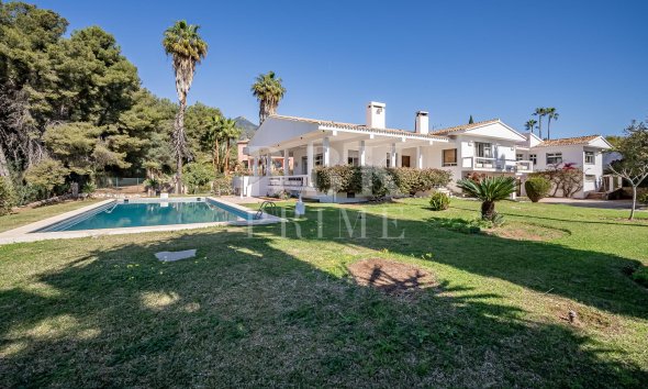Resale - Villa -
Marbella
