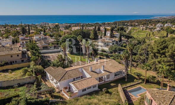 Resale - Villa -
Marbella