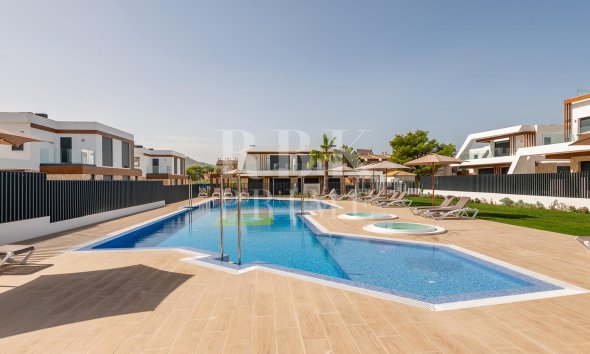 Gensalg - Rækkehus -
Capdepera - Cala Ratjada