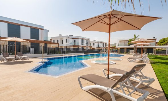 Gensalg - Rækkehus -
Capdepera - Cala Ratjada
