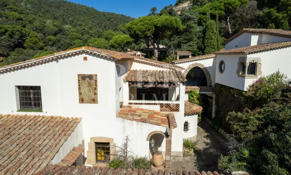 Reventa - Land -
Girona