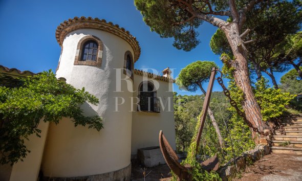 Reventa - Land -
Girona