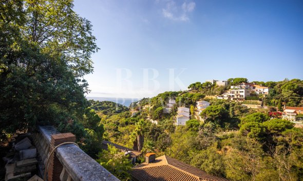 Reventa - Land -
Girona