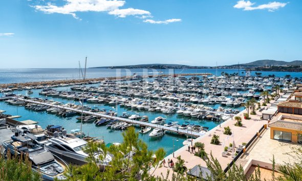 Resale - apartment -
Calvià
