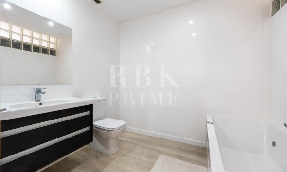 Resale - apartment -
Calvià