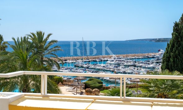Resale - apartment -
Calvià