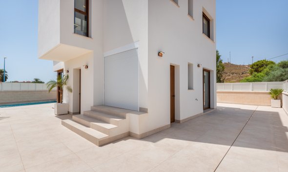 Nybyggeri - detached -
Vera